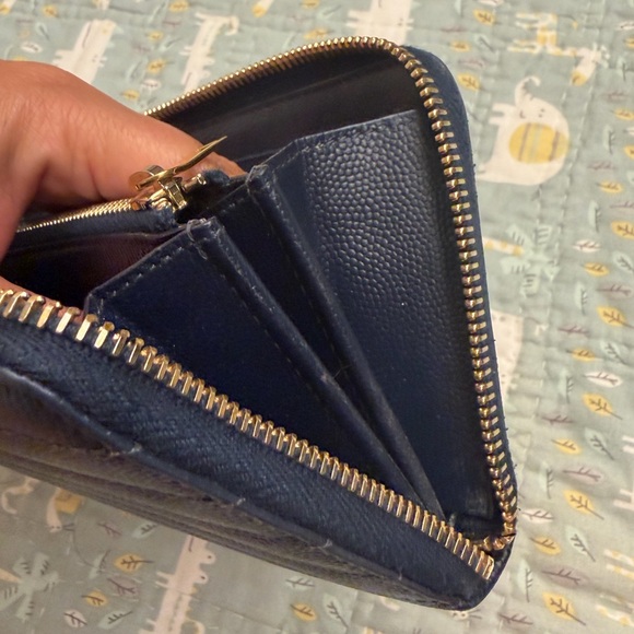 Yves Saint Laurent Zippy Wallet - Picture 11 of 16